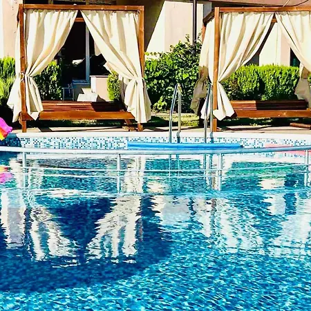 Апартаменты Queen, Saint Vlas, улица черно море 12